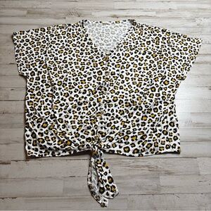 E. Luna Woman's Short Sleeve Tie Knot Hem Tunic Top Leopard Plus 2X
